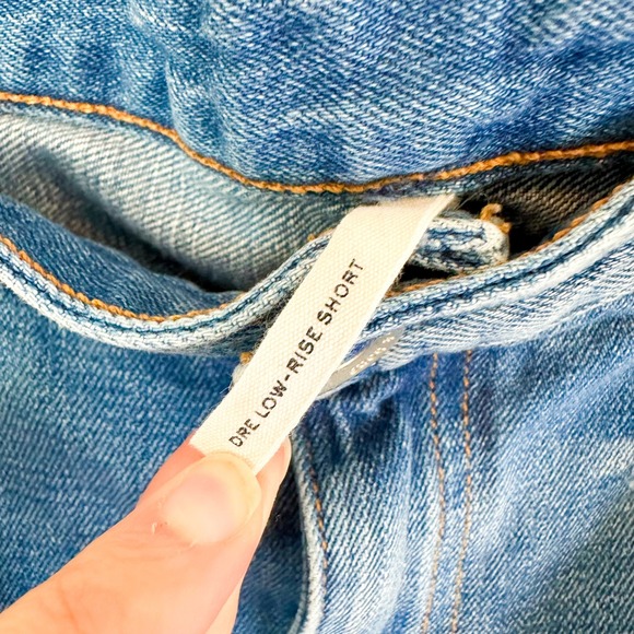 Rag & Bone | Dre 100% Cotton Low-Rise Raw Hem Denim Jean Shorts in Clean Bishop - Picture 6 of 9